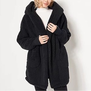 G.I.L.I. Oversize Sherpa Hooded Lounger